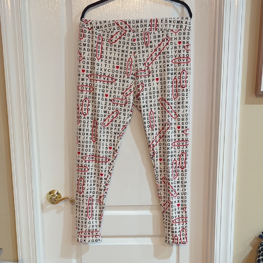 NEW TC2 LuLaRoe Crossword Print Leggings - Red, Black, White